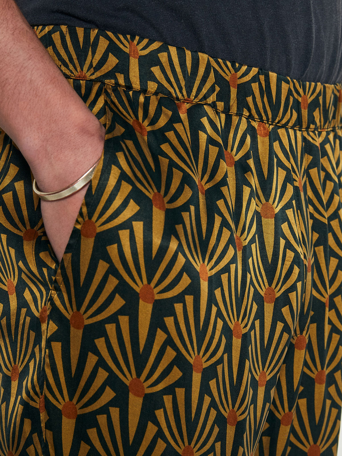 Walter Hose Artdeco