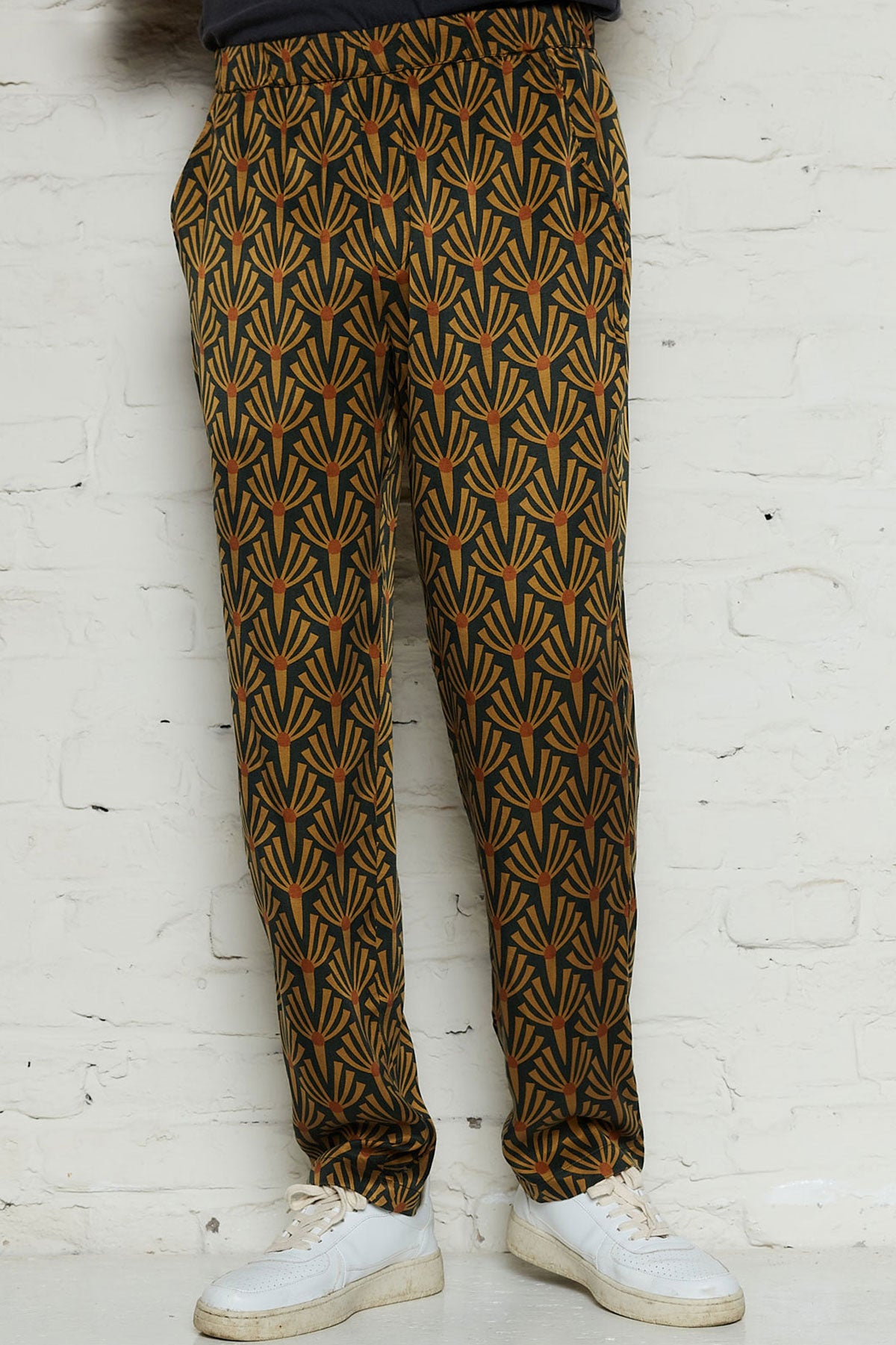 Walter Hose Artdeco