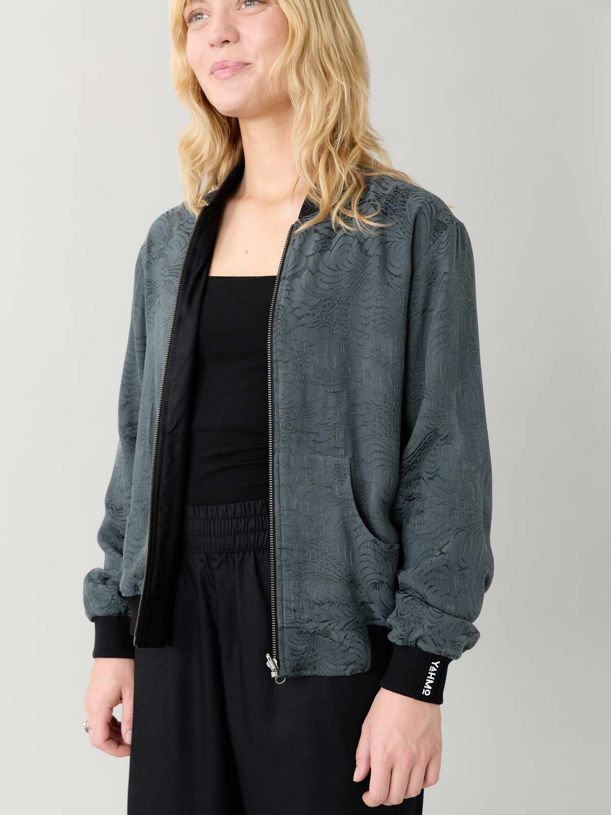 Ruth Wendejacke Eclipse/Black
