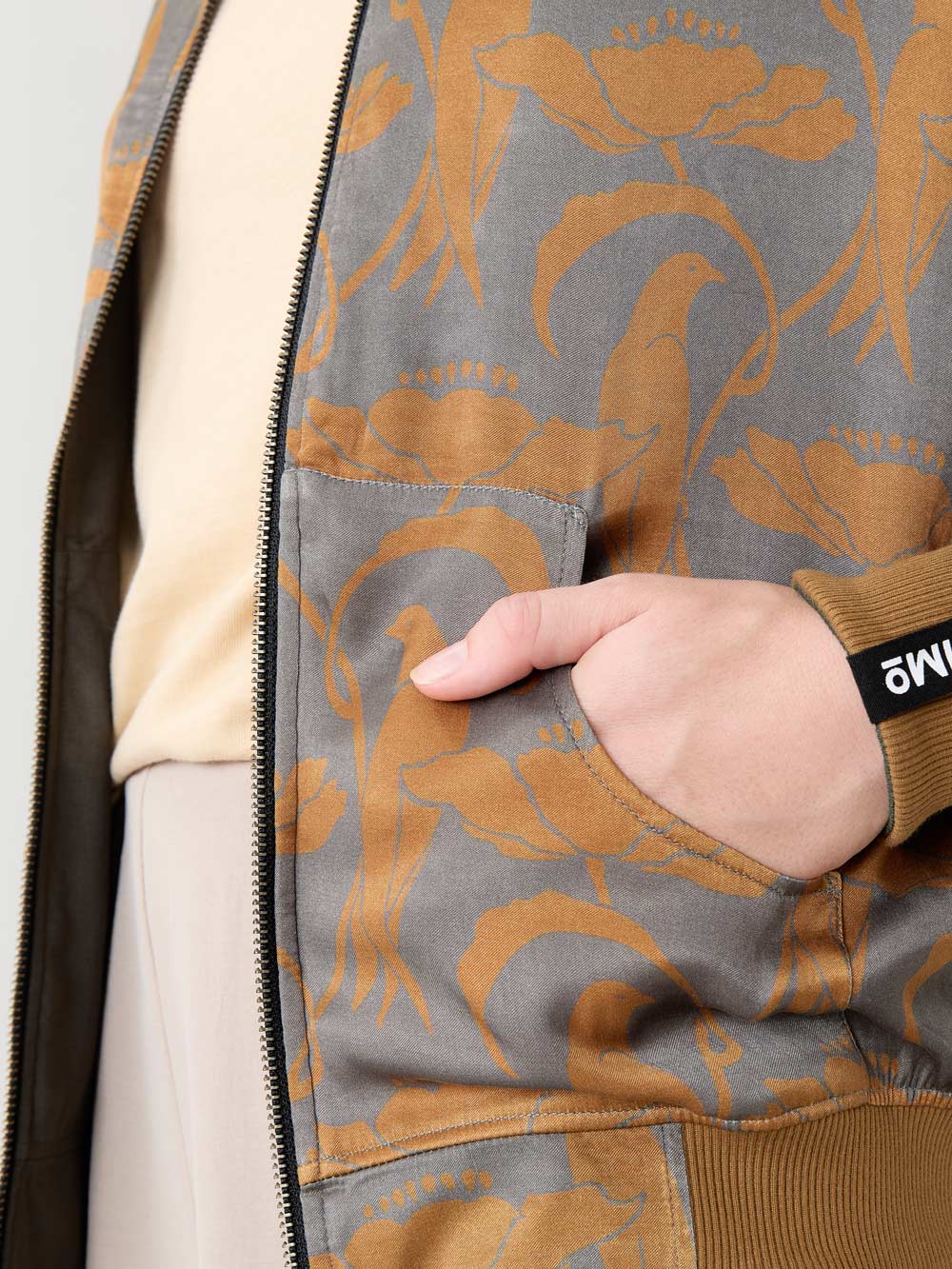 Ruth Wendejacke Nouveau/Pine