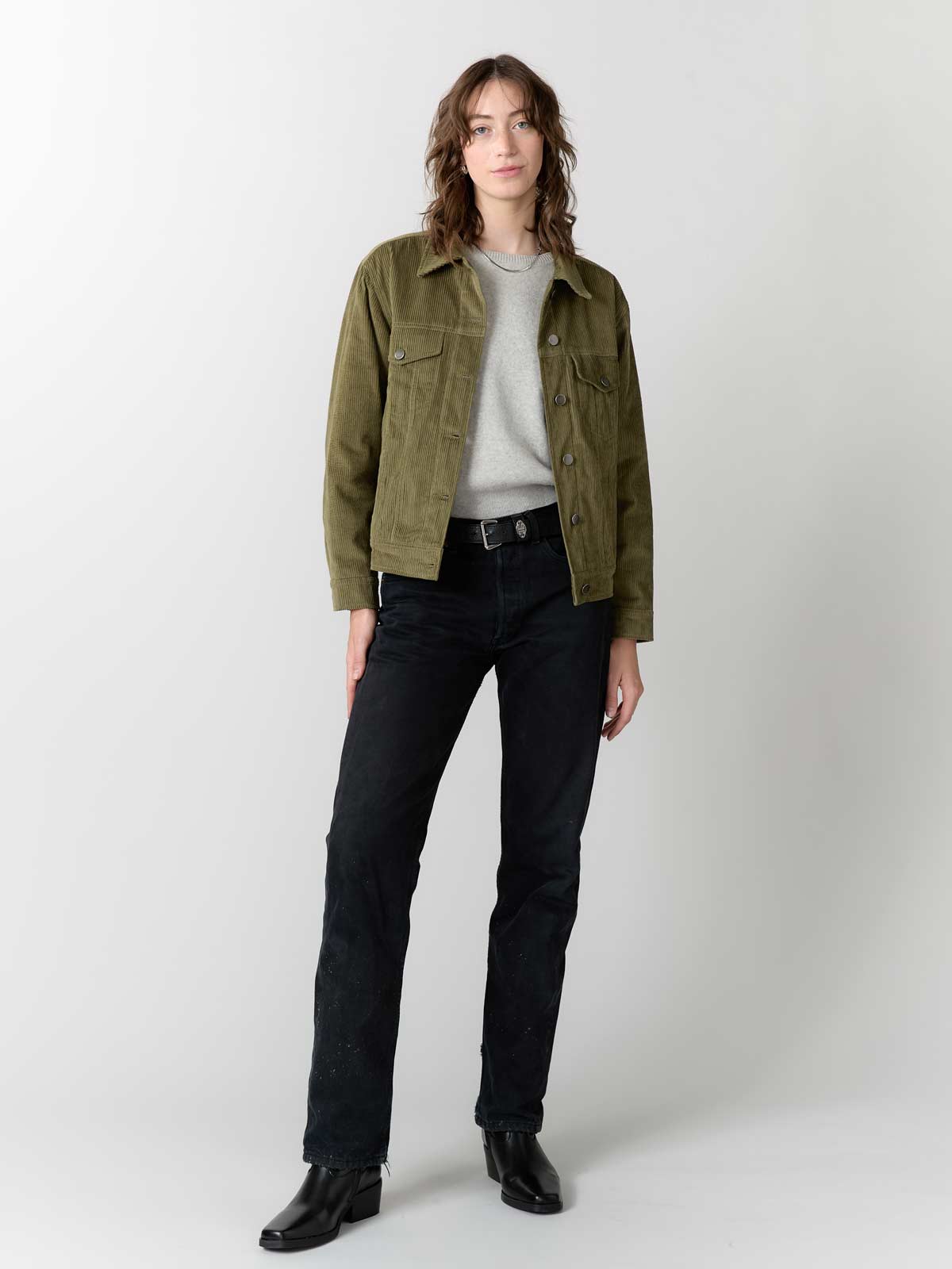 Thea Jacke Oliv