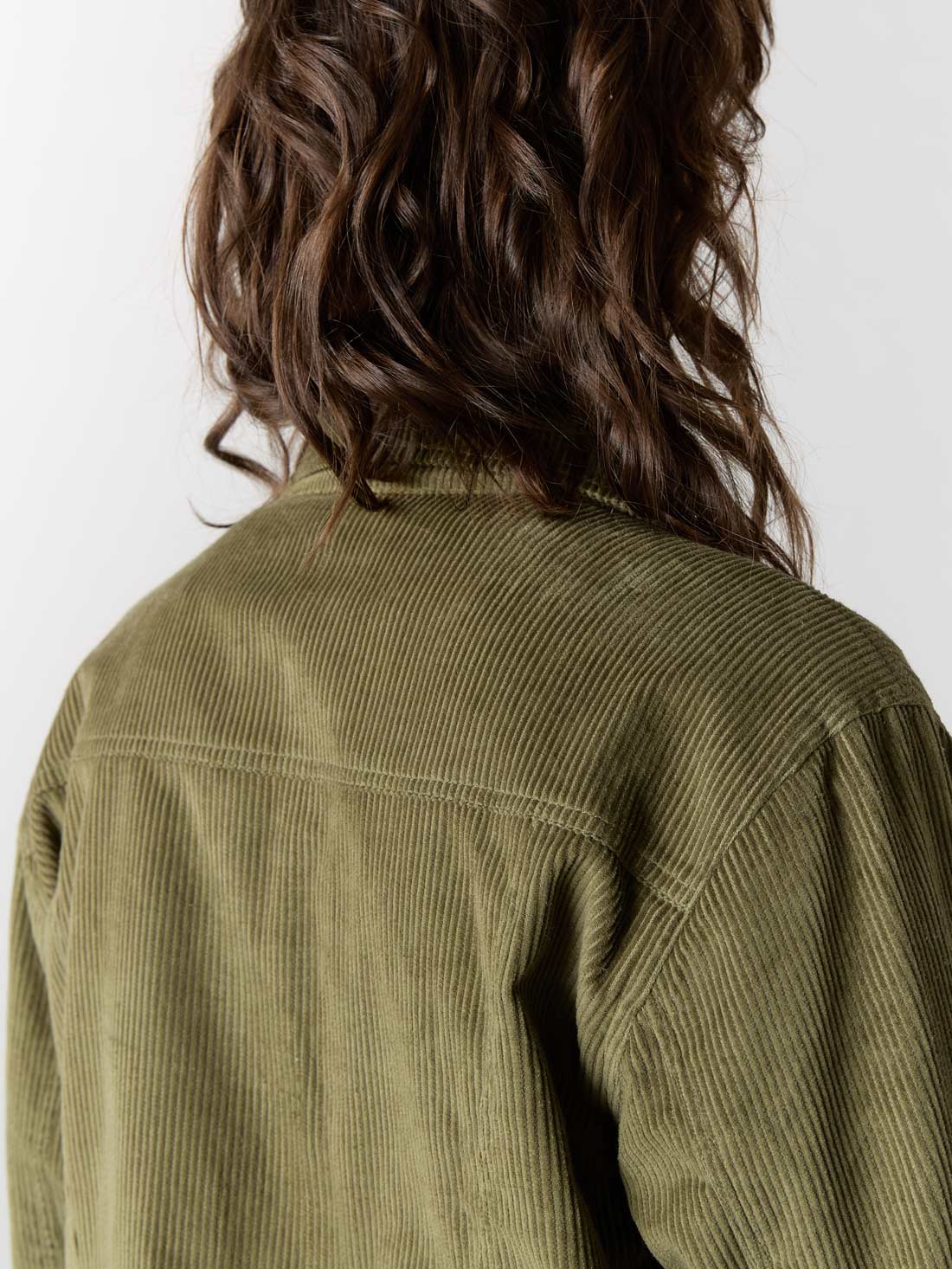 Thea Jacke Oliv