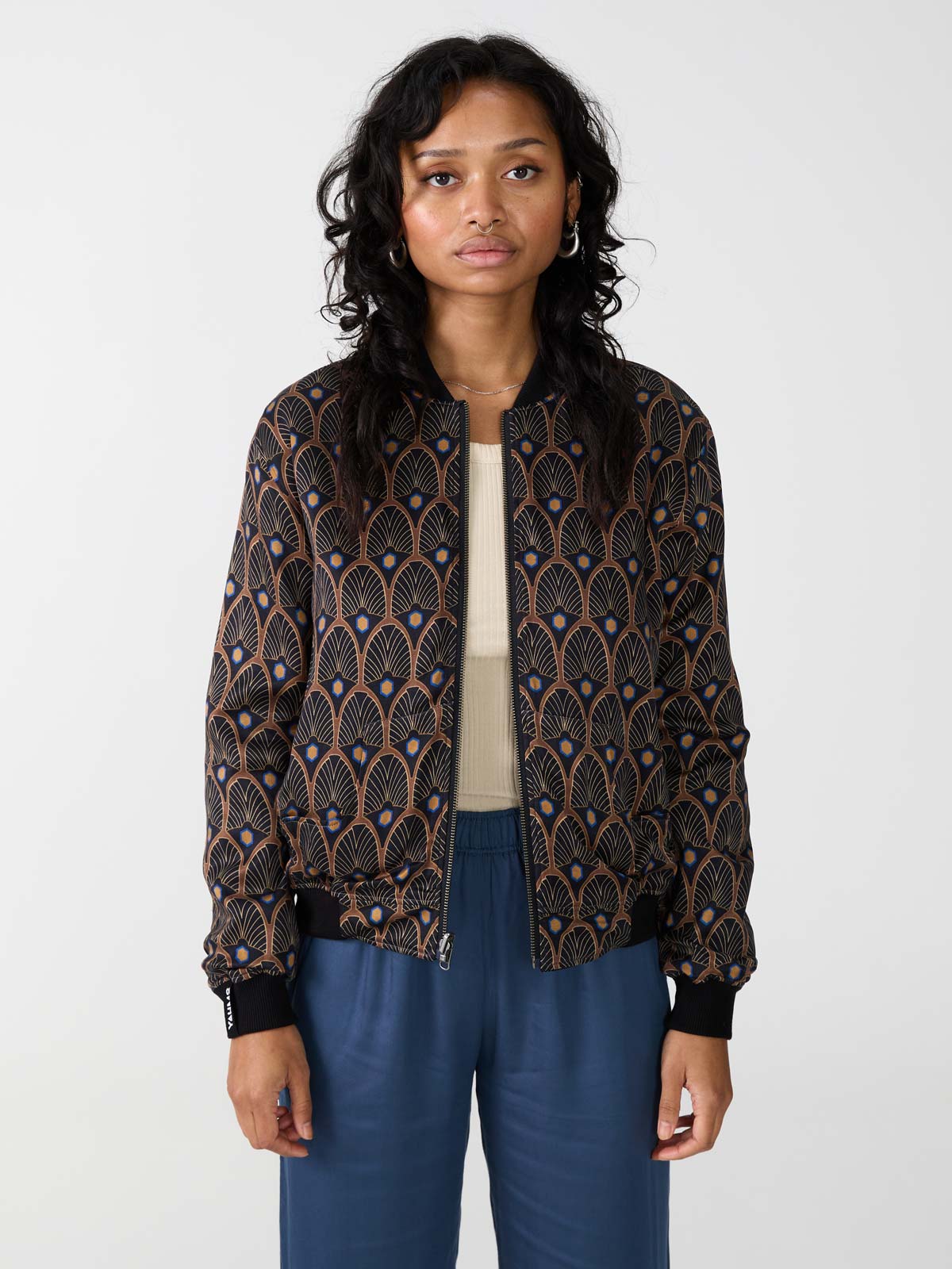 Elsa Wendejacke Metropolis/Black