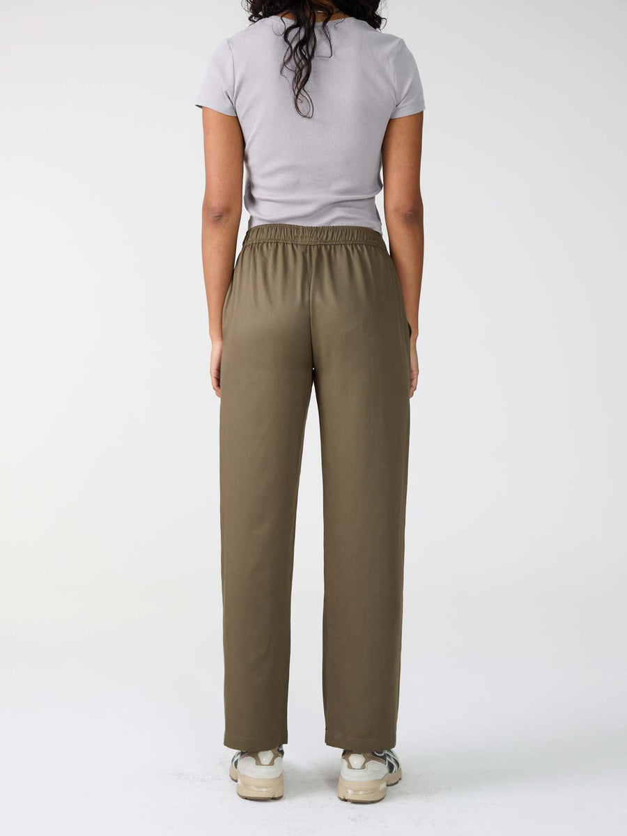 Hilde Hose Oliv