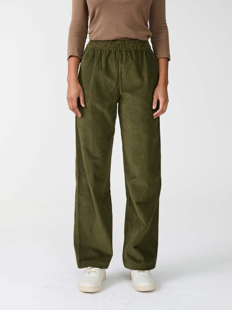 Marta Hose Oliv