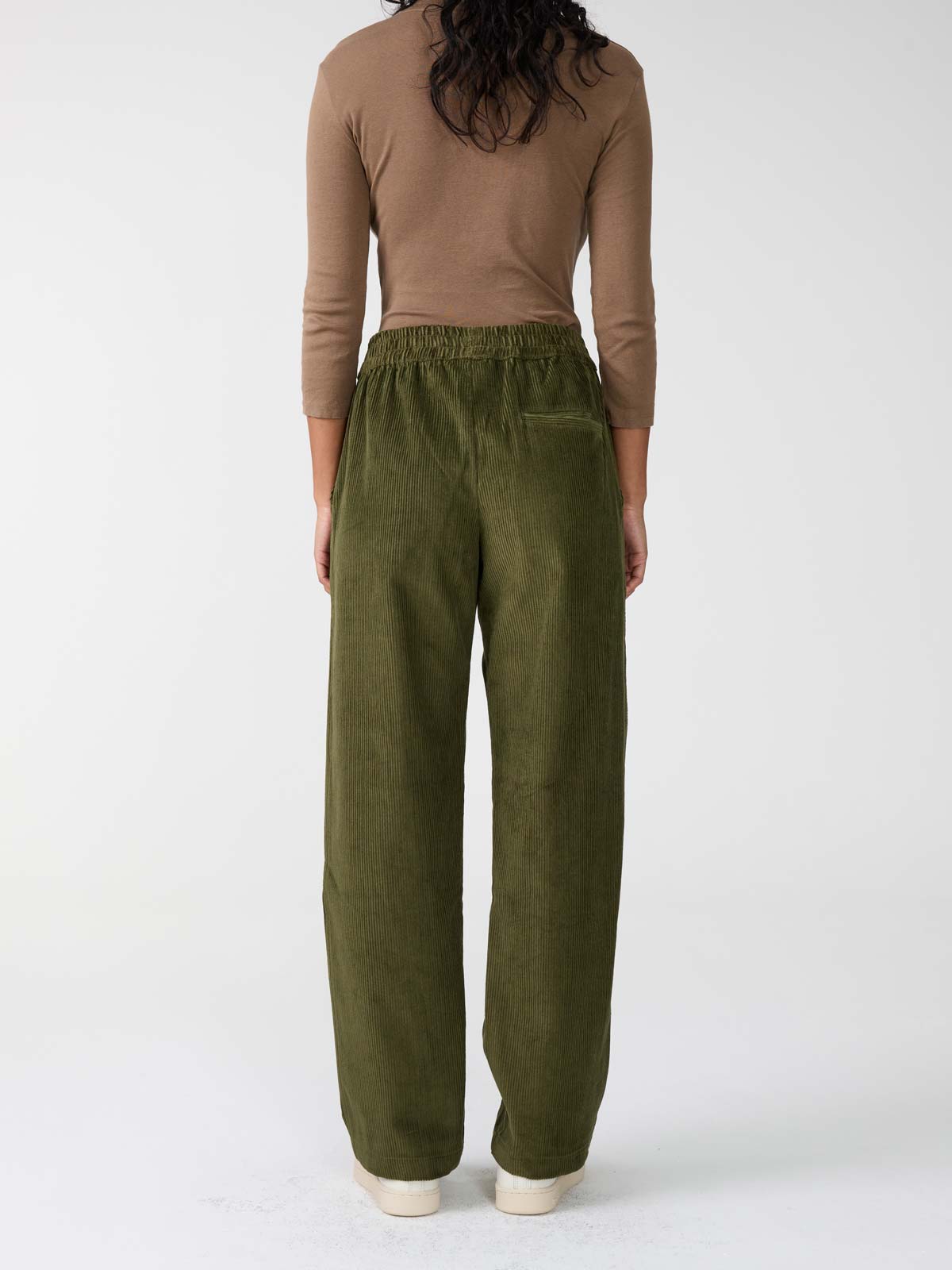 Marta Hose Oliv