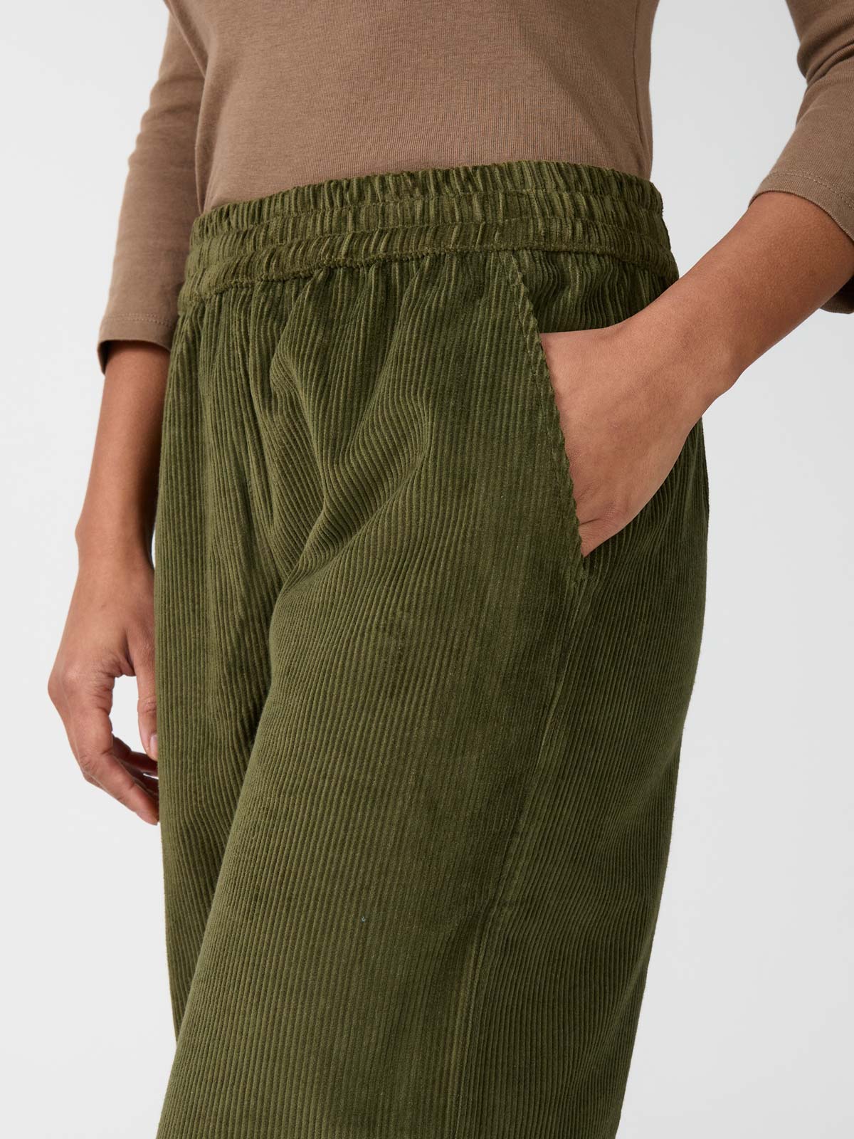 Marta Hose Oliv