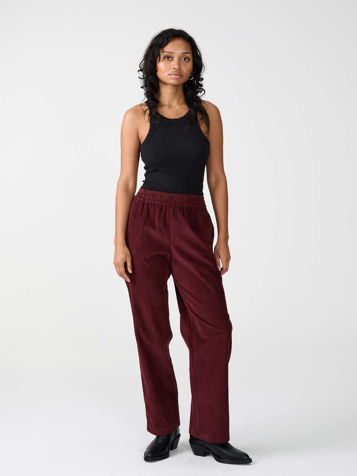 Marta Hose Weinrot