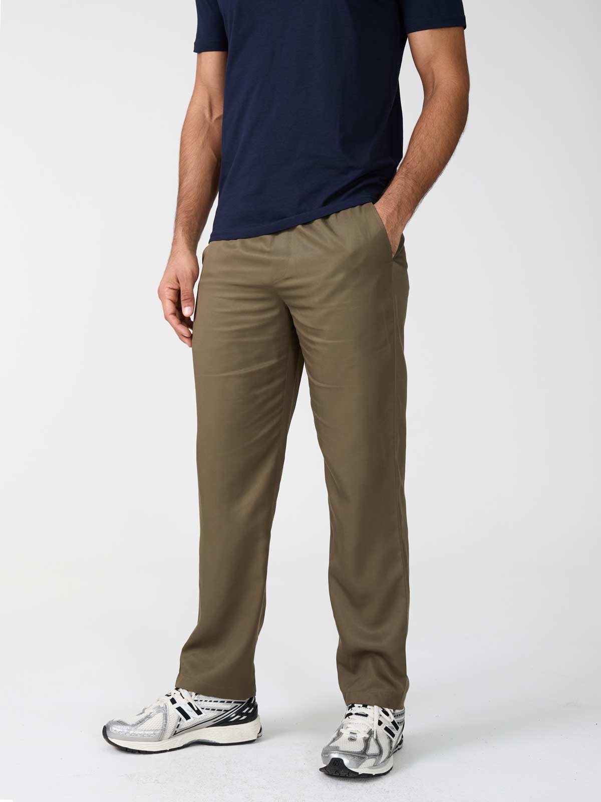 Walter Hose Oliv