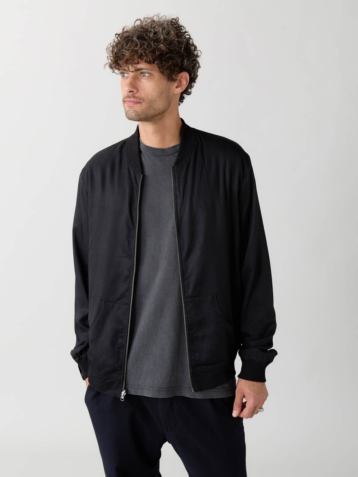 chestnut/black Reversible Bomber