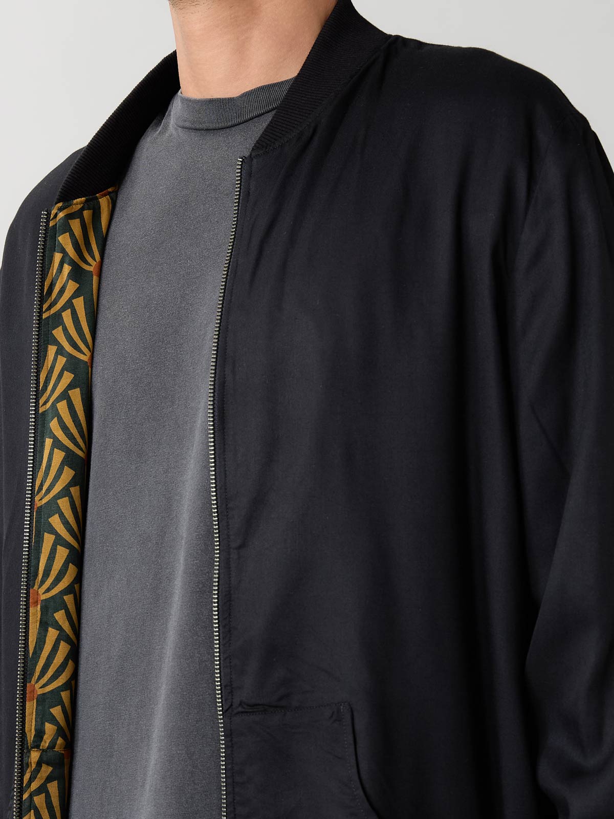 artdeco/black Reversible Bomber