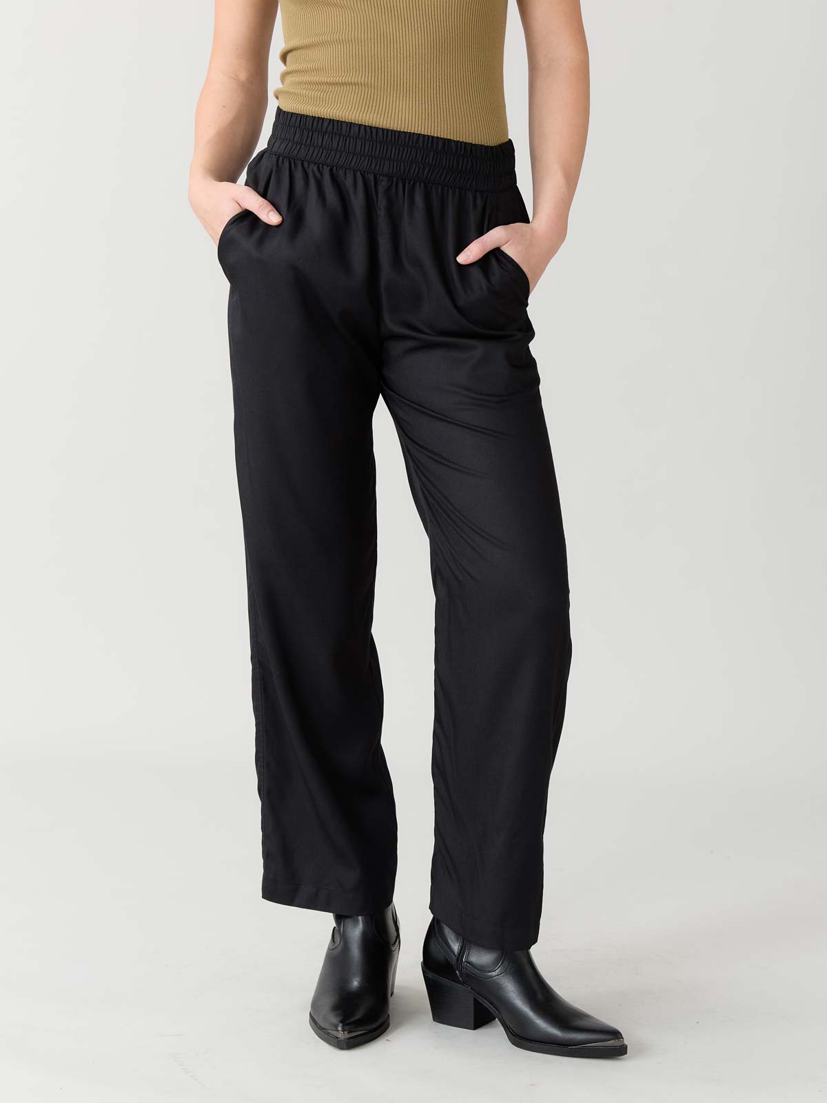 schwarze Hose aus Tencel