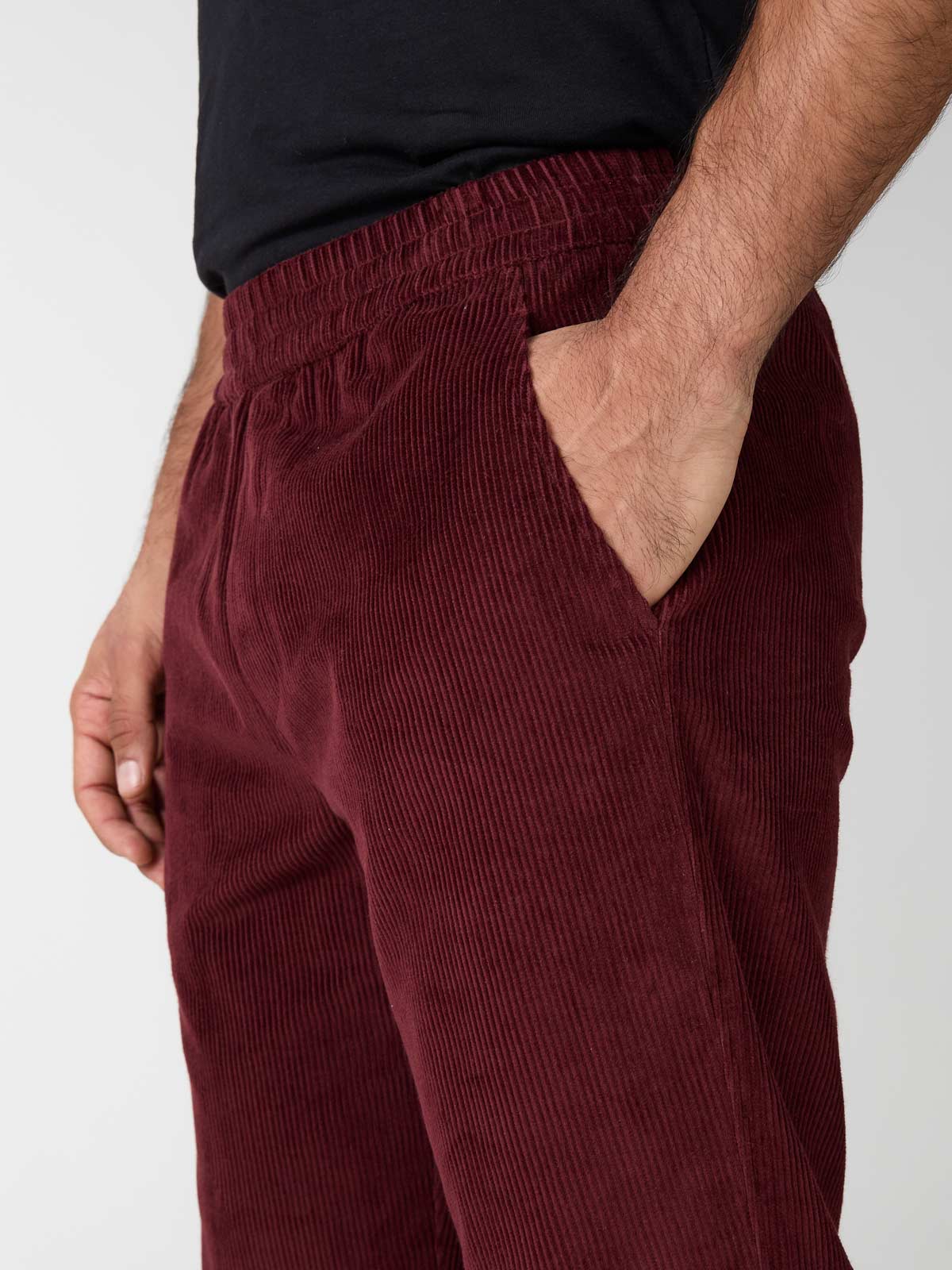 weinrote Otmar Cordhose