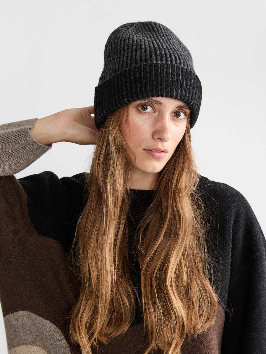 Lou Beanie Black