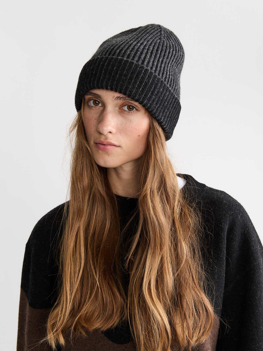 Lou Beanie Black
