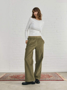 Marta Hose Oliv