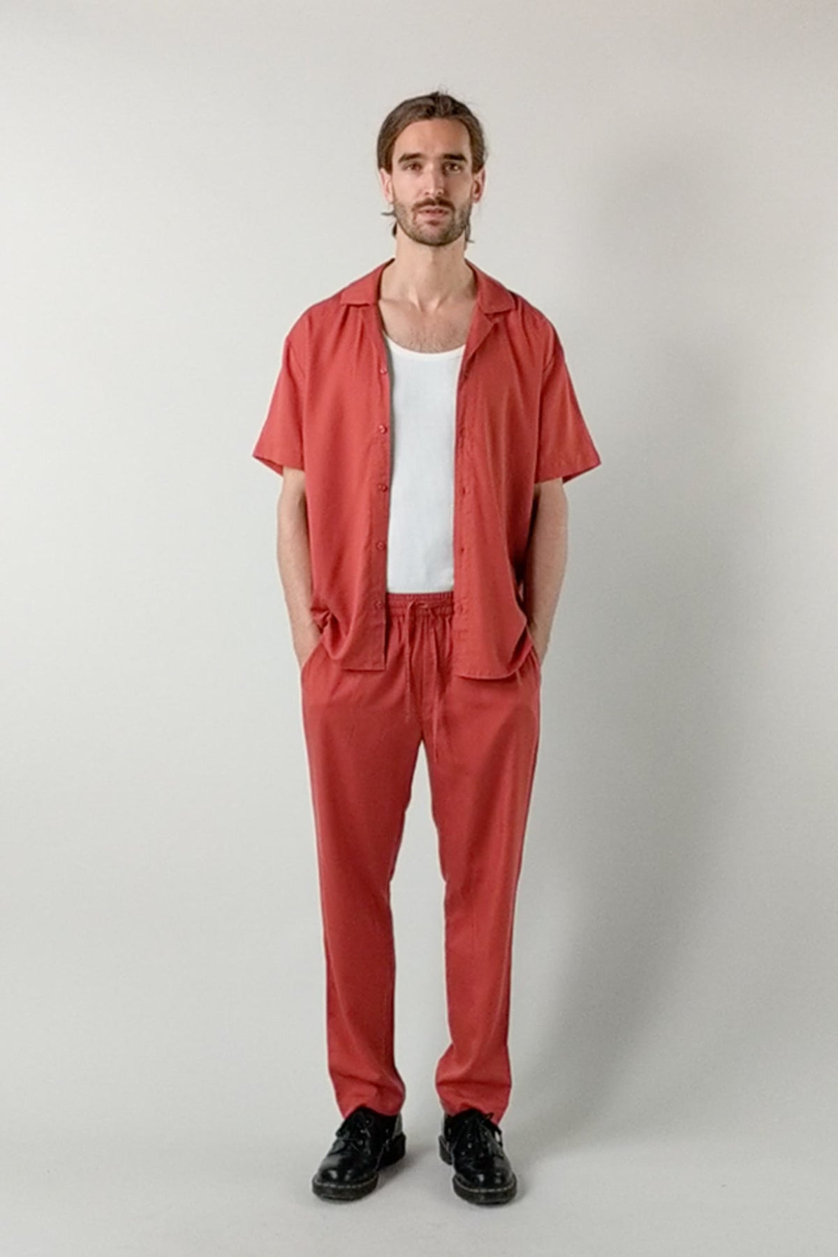 mineral red Trousers