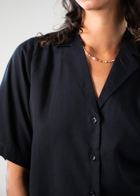 schwarzes Bowling Shirt aus TENCEL Lyocell